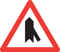 Einmündung von rechts (Vortritt)